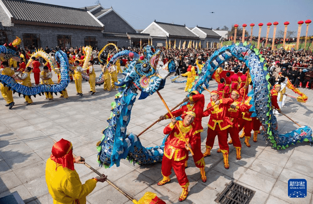 四川泸县:“二月二”舞龙盼丰收