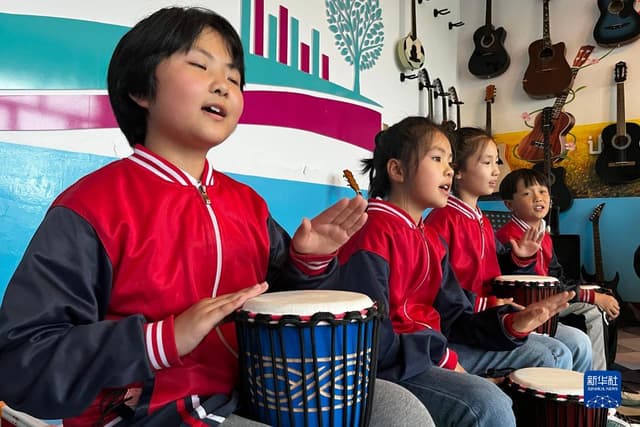 在东北乡村,他们上演现实版“放牛班的春天”