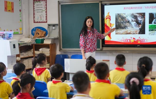 重庆:党史教育进课堂