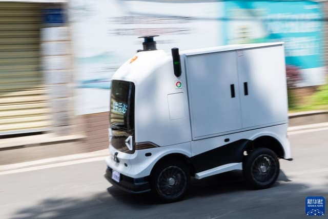 湖南长沙：无人车助力疫情防控“最后一公里”