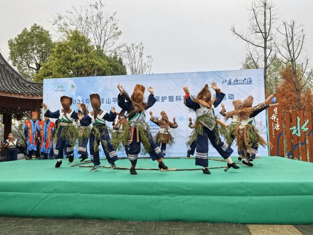 湖南洞口举行科学放生公益活动，共筑平溪江水生态保护屏障