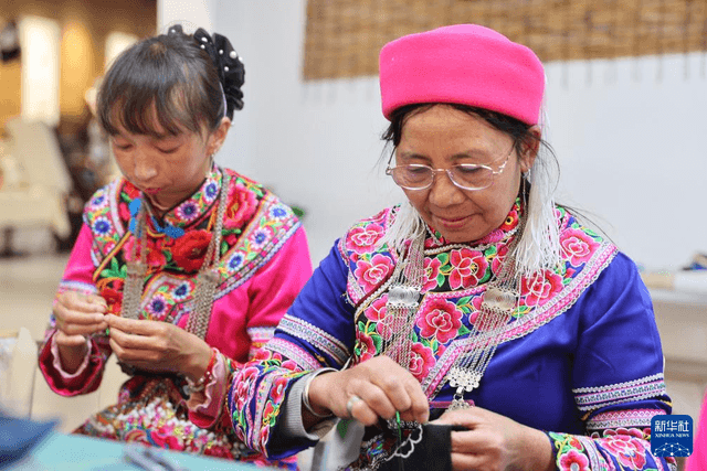 云南双柏:发展非遗项目 “绣”出美好生活#