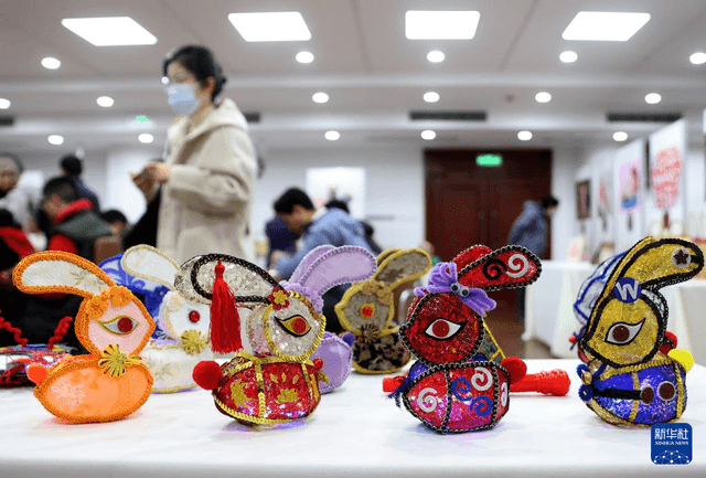 上海:庆“三八”公益市集开市