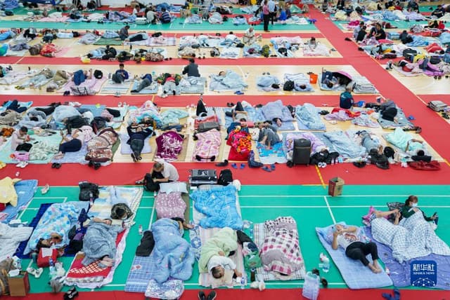 防御台风“灿都” 上海转移安置相关人员