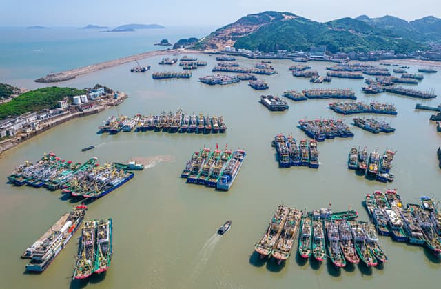 浙江温岭:整装待发 静候开渔