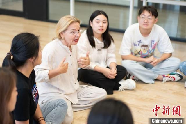 西安为“家”的克罗地亚夫妇：他乡如故乡 用剧作促文化交流