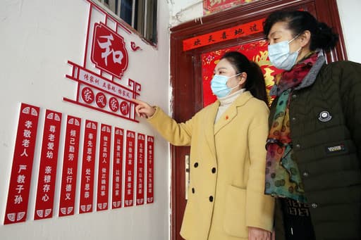 江苏连云港:打造“文化楼道” 宣传文明理念