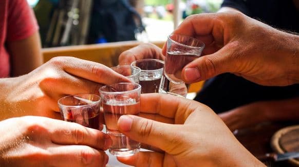 青海省委书记回应“6厅官违规饮酒喝死1人”：让青海警醒