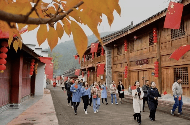 甘肃省两当县：“红绿融合”谱新篇 文旅赋能促“三交”