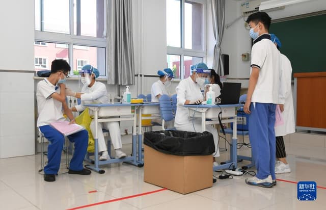 北京:新冠疫苗接种进校园