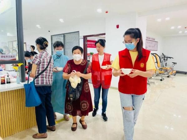 空巢老人、独居老人“吃饭难”,怎么办?