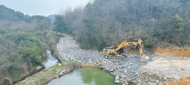 江西上饶衢饶公司: 为民修路暖人心,情系群众办实事