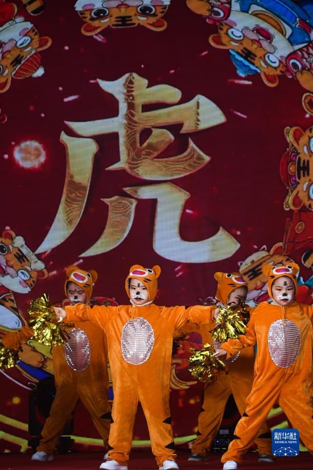 浙江富阳:民俗“云村晚” 文化年味浓