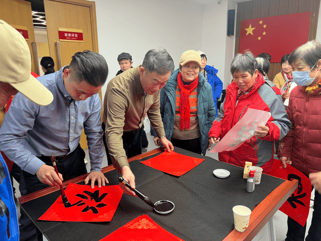 “新春送福,传递美好”——北京通州潞源街道潞源街道新春送福进万家活动圆满举行