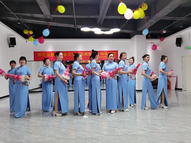 湖南长沙:夕阳红似火,人间重晚情,一场独属长者的结业典礼